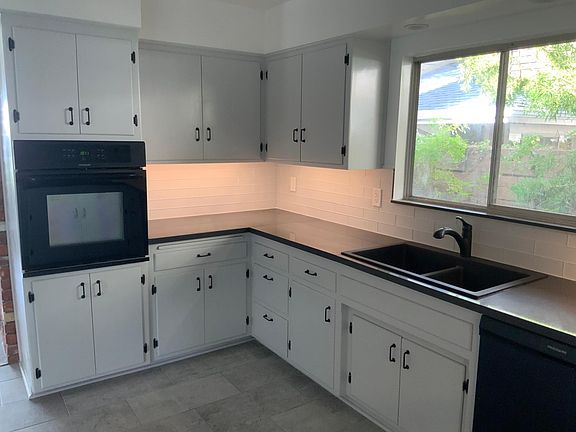2nd image of 1822 Vista Del Mar Dr