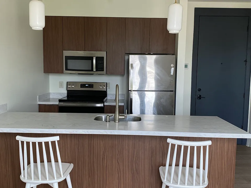 805 Manship St #302