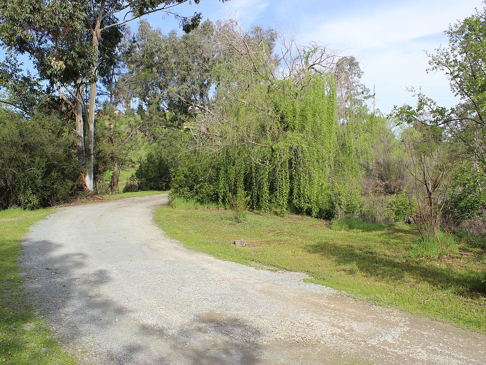 1st image of 4197 Meadow Oaks Dr