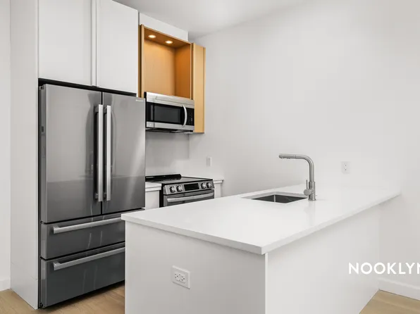 26-04 Jackson Avenue image 2 of 42