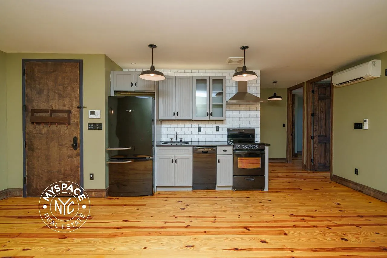 45 Newell Street — Photo 3