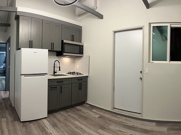 4th image of 7353 Jamieson Ave