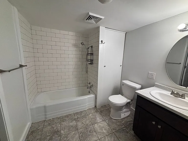 220 Parker Ln — Photo 12