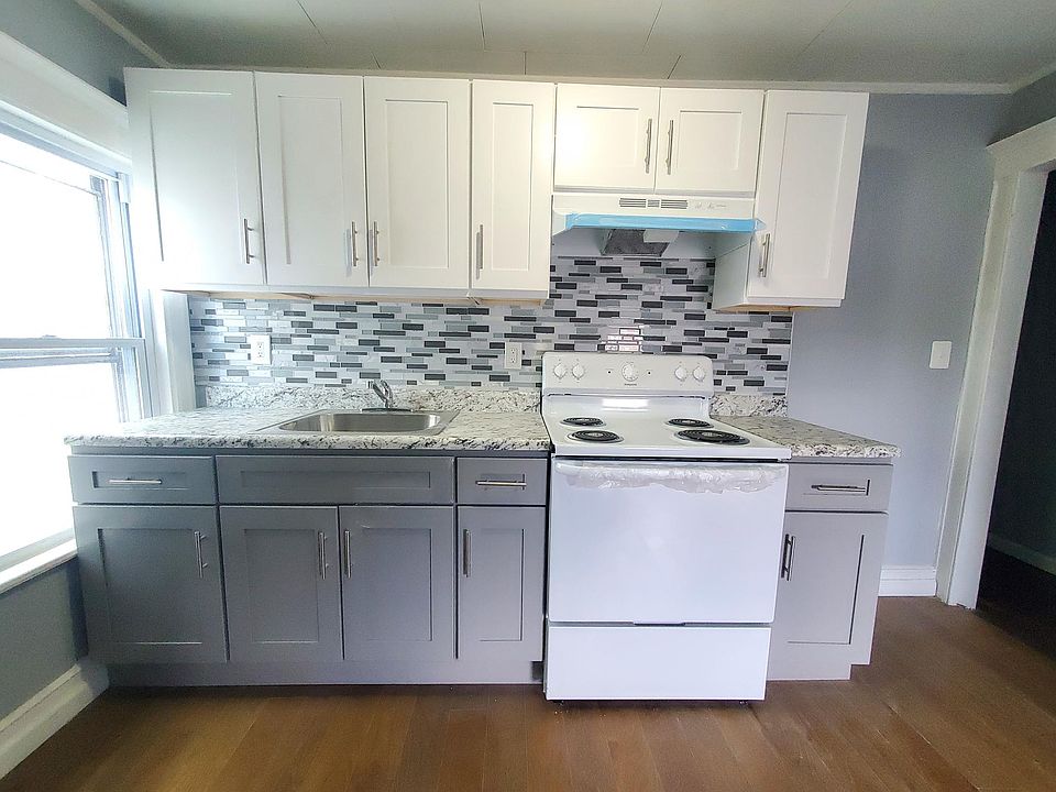 1st image of 34 Tremont St Floor 3