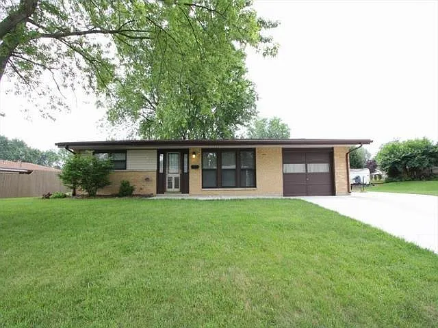 312 Eller Ave photo 1