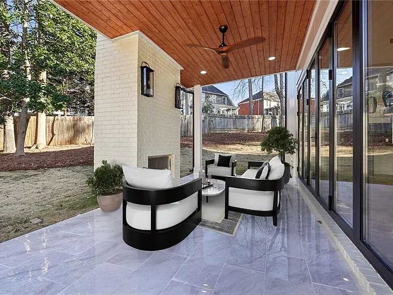 120 Thome Dr — Photo 86