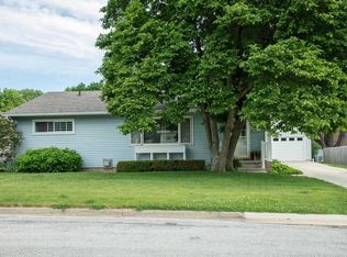 1826 2nd Ave NW, Waverly, IA 50677