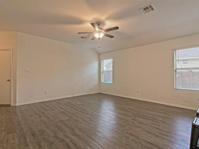 108 Circle Way — Photo 9