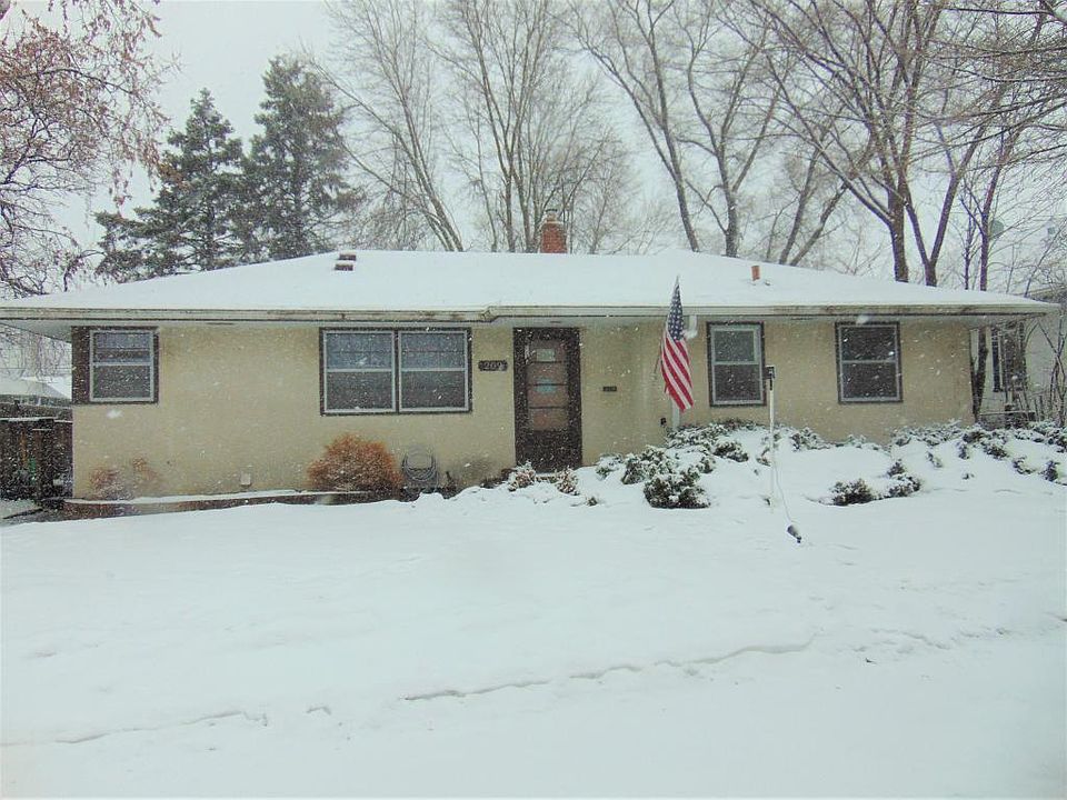 1st image of 209 W Warburton St