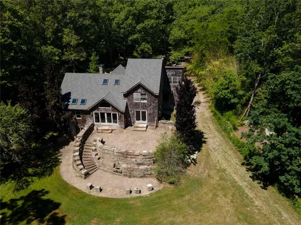 413 Eagleville Rd, Tiverton, RI 02878