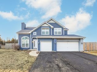 1384 Lily Cache Ln, Bolingbrook, IL 60490