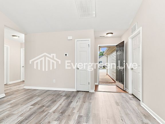 4th image of 5707 Sycamore Glen Rd