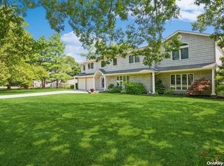 10 Edith Ct, Port Jefferson Station, NY 11776