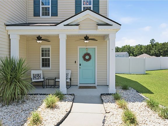 4th image of 208 Bellflower Circle
