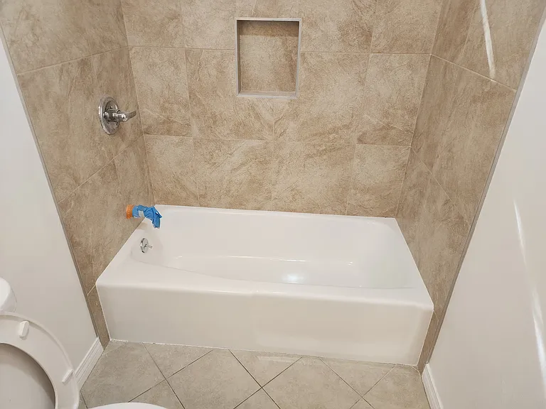 261 E Vermont Ave — Photo 10