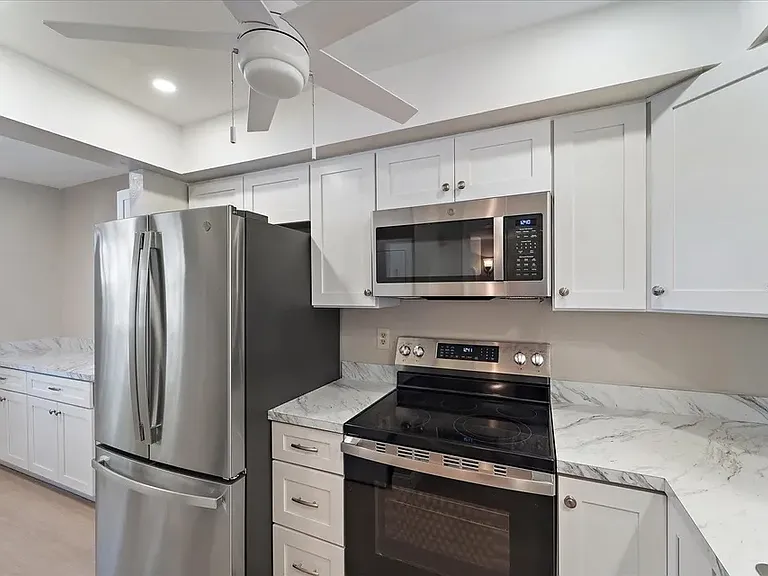 5856 Palm Aire Ln #104 — Photo 4