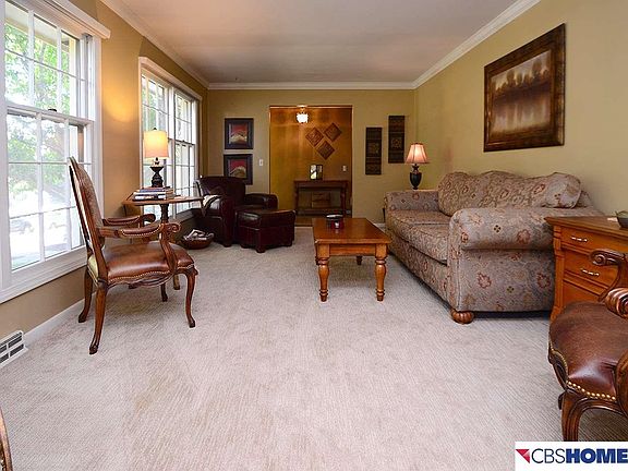 5th image of 828 S 131st Ave