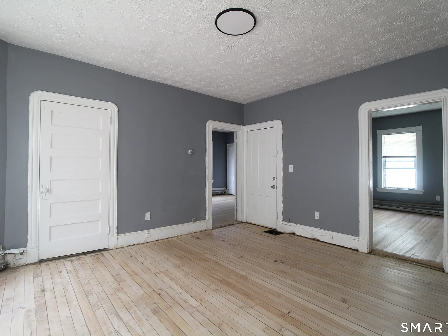 3 bed, 1.0 bath, 3538 sqft, $1,750 — Photo 2