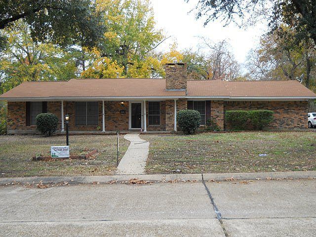 1st image of 305 Cunningham Dr