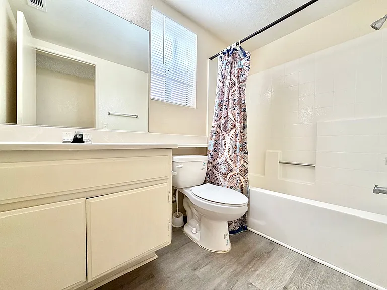 541 Ocean Ave — Photo 15