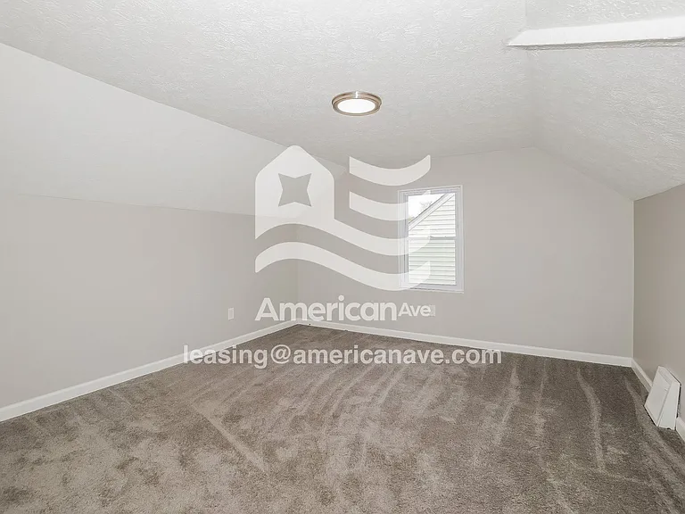 526039_012_wm_-_bedroom_13273240.jpg