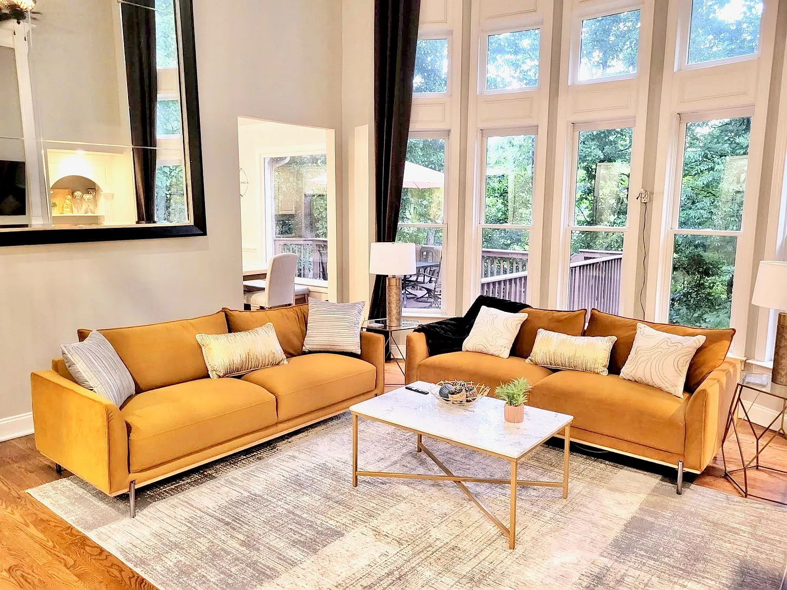 5 bed, 5101 sqft, $6,950 — Photo 4