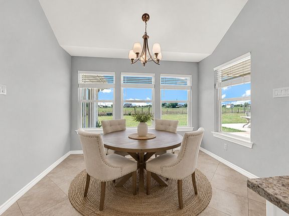 4th image of 736 Audra Cir