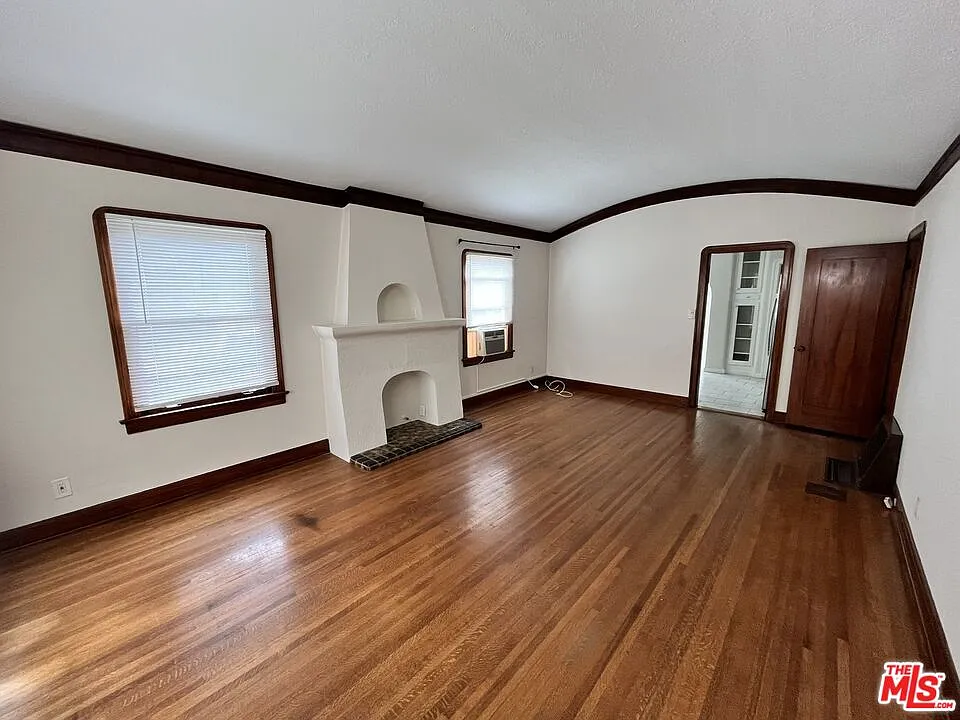 Building Photo - 496 E 52nd St