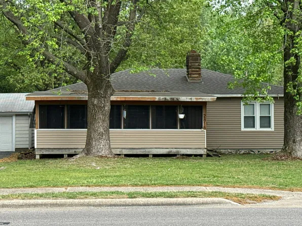 2816 N Park Ave, Herrin, IL 62948