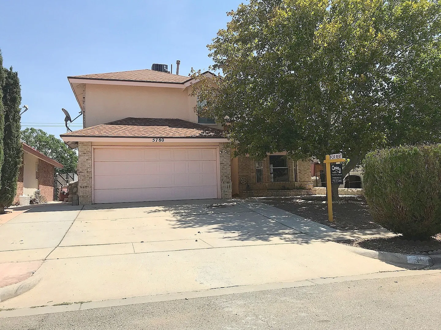 Northeast Refrig A/C 3bed/2.5bath home! — Photo 1
