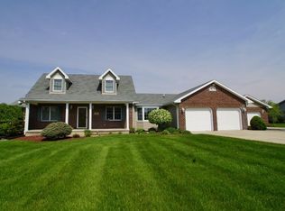 301 Meadows Dr, Greentown, IN 46936