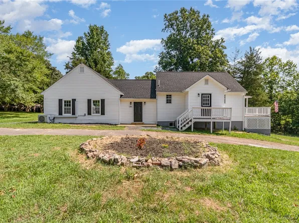 24 Hummingbird Ln, Cumberland, VA 23040