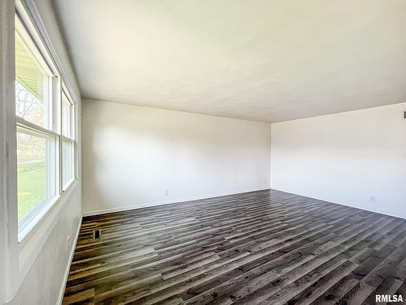 5th image of 2305 W Alice Ave