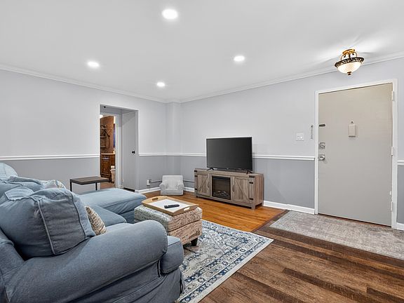 2nd image of 214 Avenue A APT B5