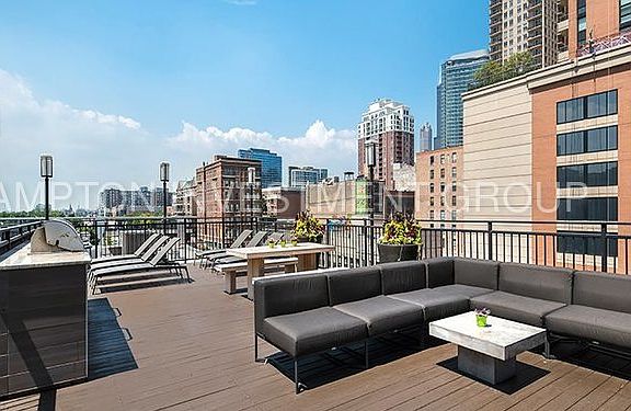 3rd image of 1250 S Michigan Ave APT 1604