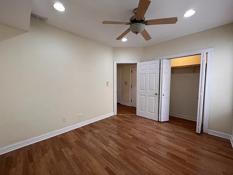 4954 N Christiana Ave — Photo 10
