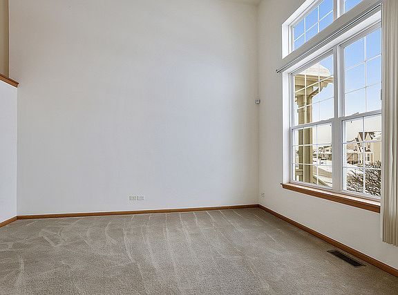2nd image of 3219 Holden Cir #127-5