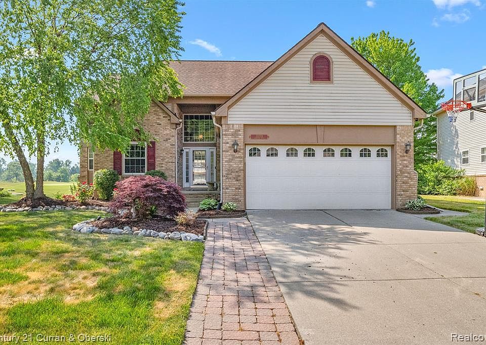 32723 Sand Piper Dr, Romulus, MI 48174 MLS 20230044119 Zillow