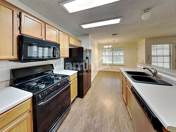 3rd image of 1911 Timberwood Dr