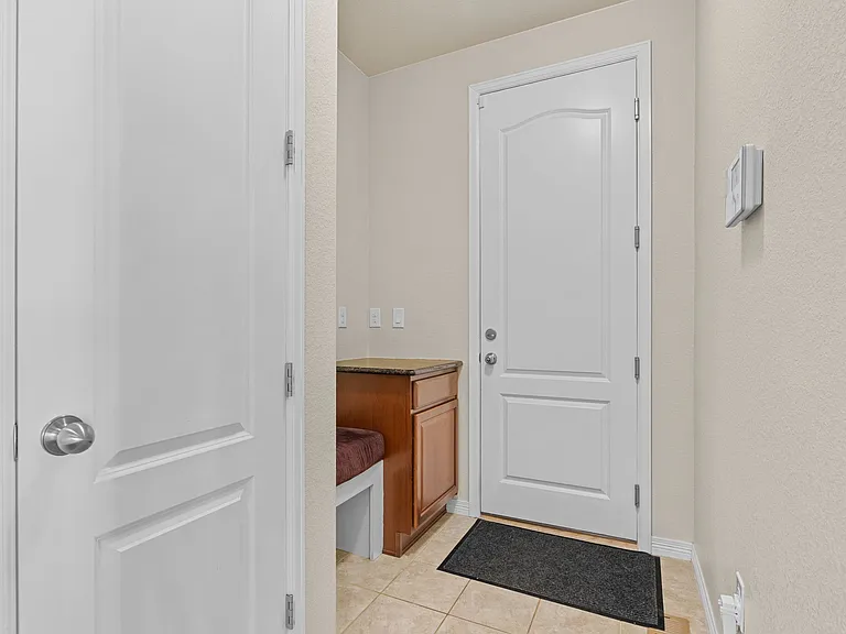 22898 E Saratoga Pl — Photo 22