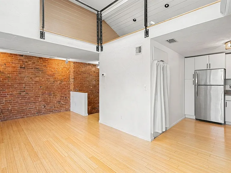 148 F St #4 — Photo 8