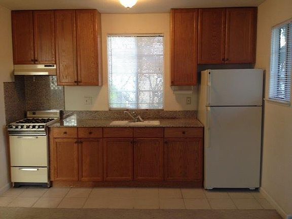 5th image of 135 N Murphy Ave