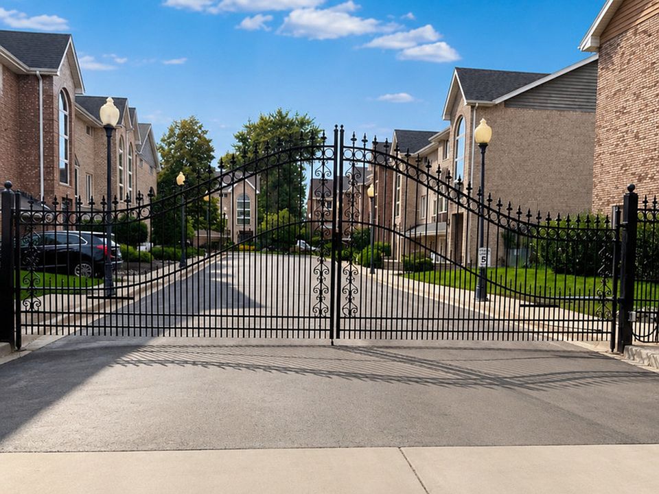 1st image of 8125 S Prairie Park Pl