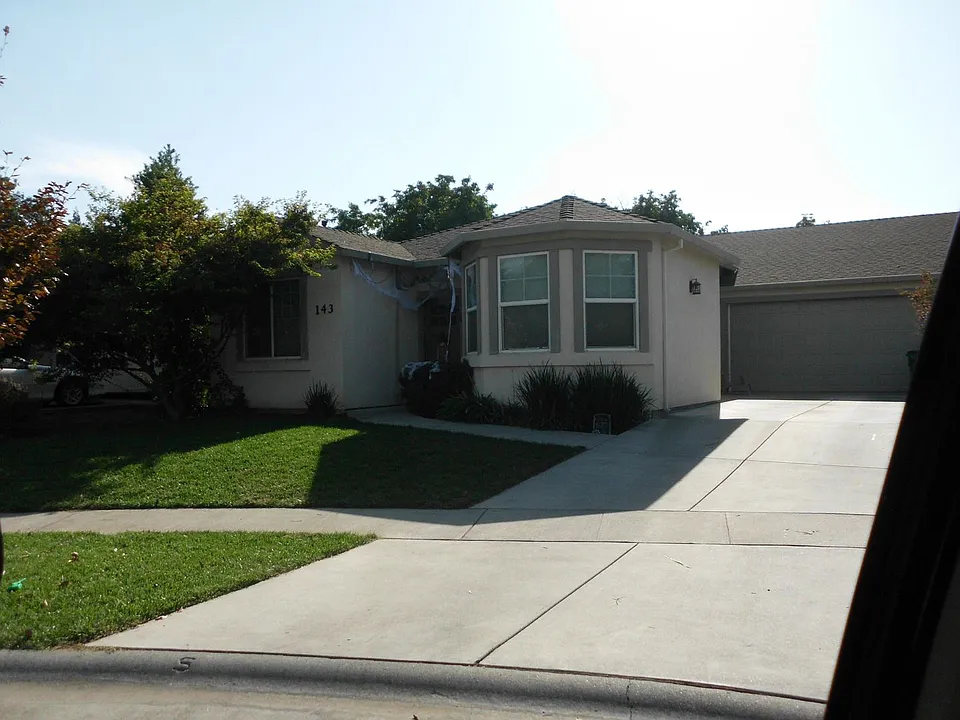 143 Mandalay Ct