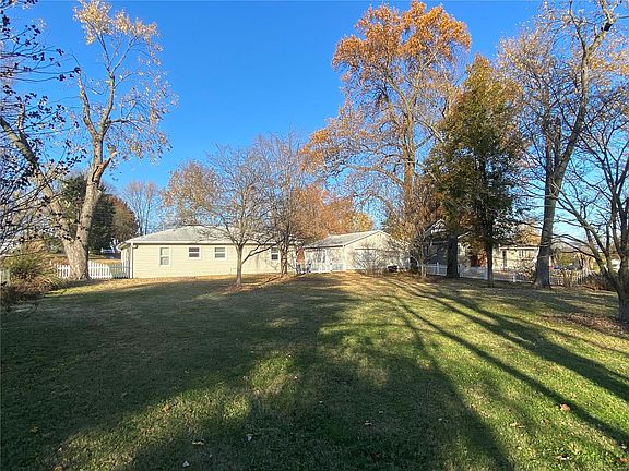 3rd image of 10584 Mert Ave