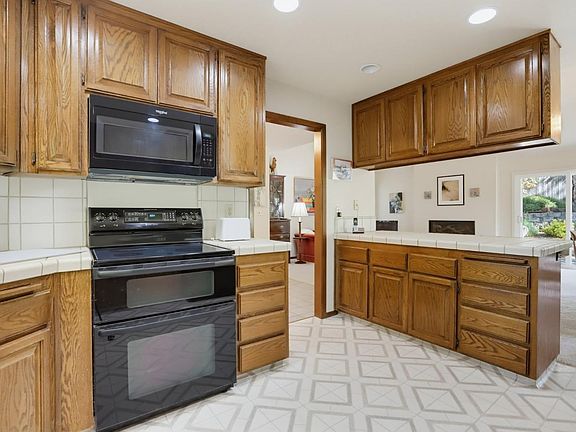 3rd image of 11970 Hanley Dr