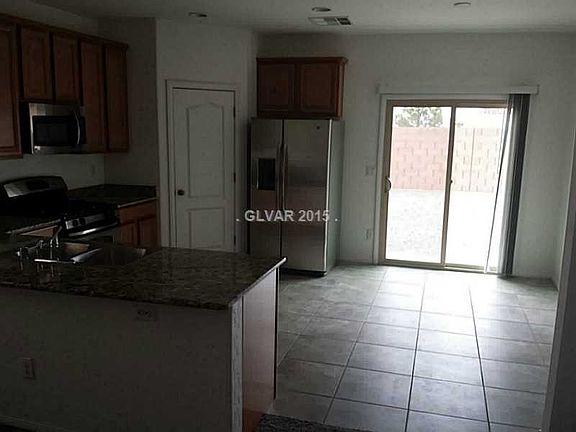 4th image of 772 Forest Peak St