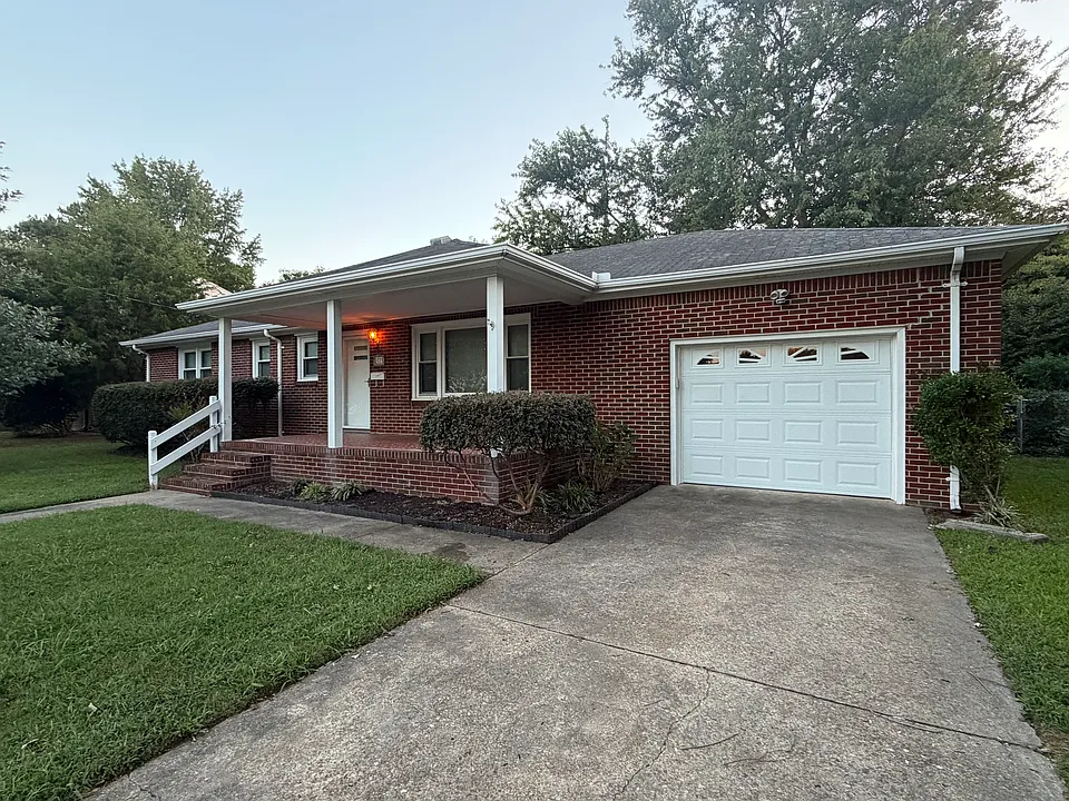 1221 Pascal Pl