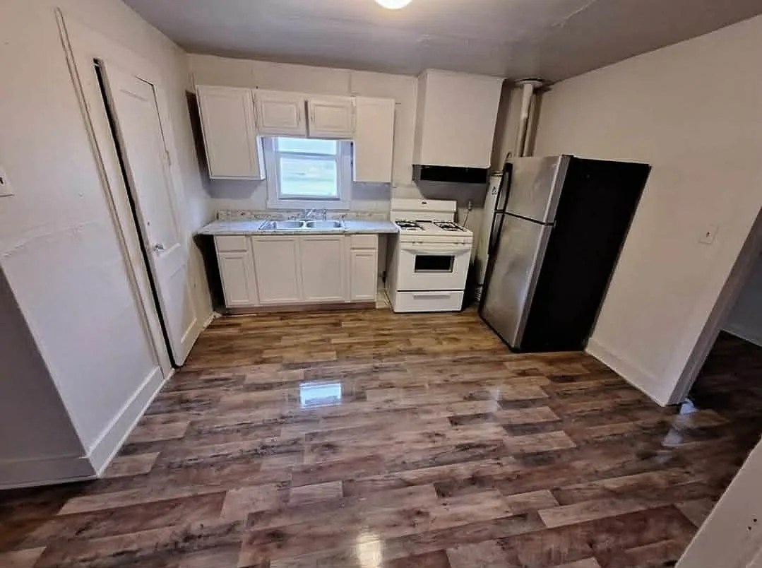 2 bed, 844 sqft, $650 — Photo 2