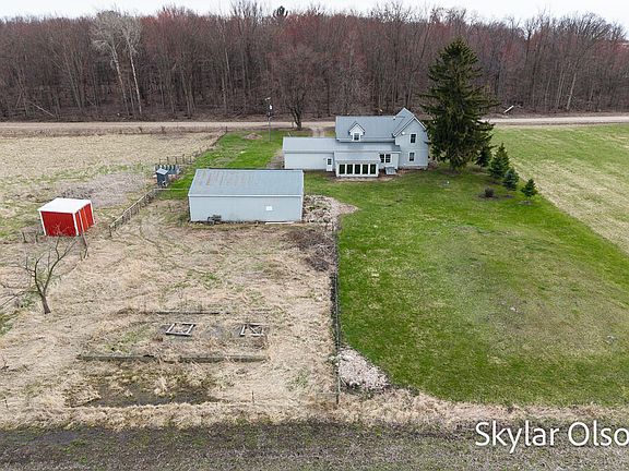3rd image of 7541 Taft St